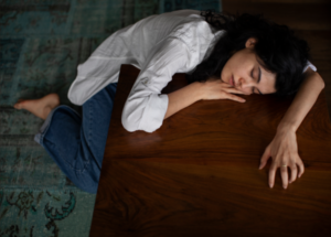 Ở người trầm cảm nặng, họ ngại giao tiếp và xa lánh xã hội