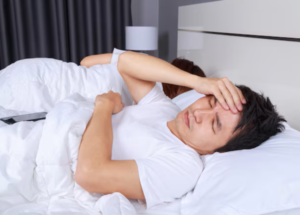 Mất ngủ do căng thẳng dễ gặp cả người trẻ tuổi
